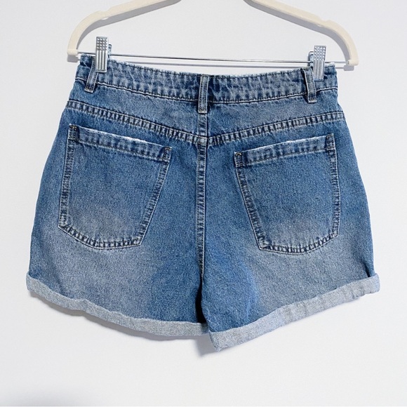 Amuse Society - Medium Wash Denim Shorts - Picture 3 of 4